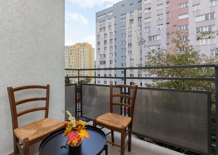 Studio Bielany With Home Office Near Metro Station By Noclegi Renters